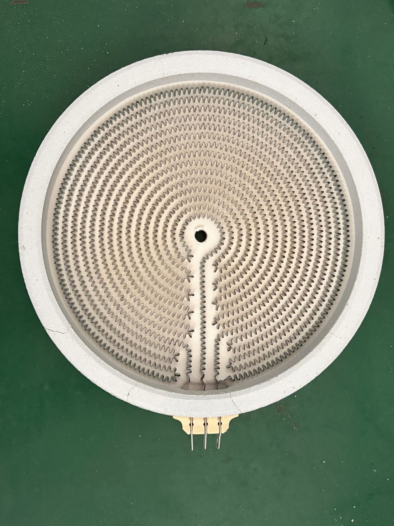 How Does a Radiant Ceramic Cooker Produce Heat?