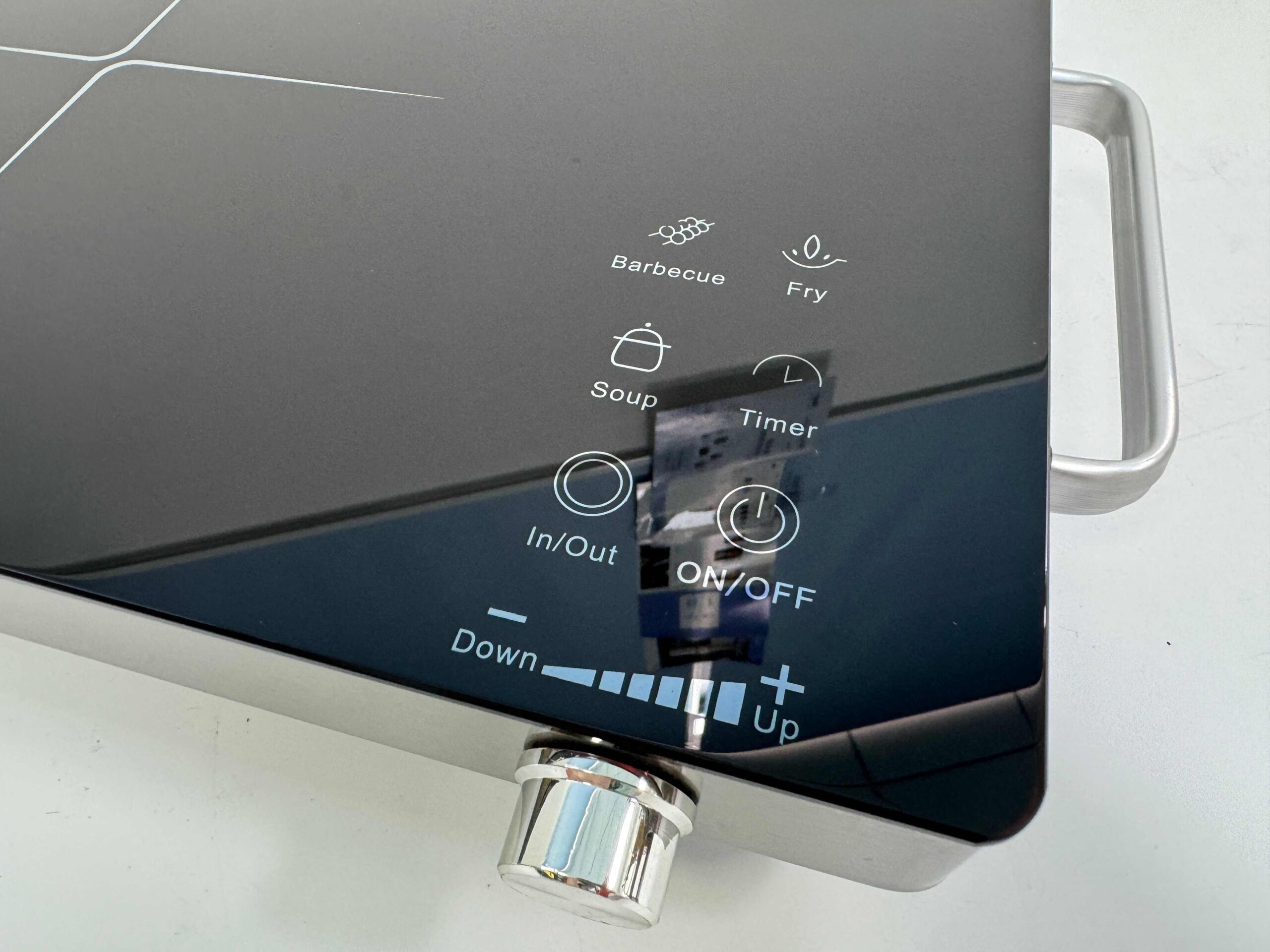 Ha87192896571447581e036829c520b4f5 CJA Portable Electric Ceramic Hob with Touch and Knob Control